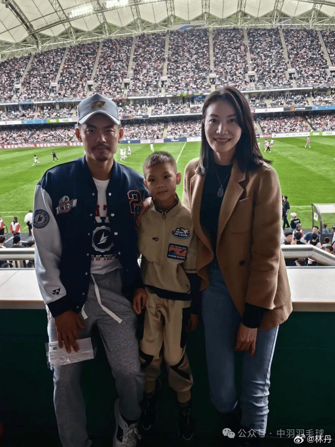 震撼!林丹在网球赛场遭遇淘汰!