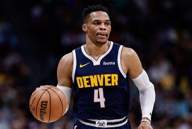 米切尔惊艳全场，威少助攻爆棚，狂砍50分逆转取胜！