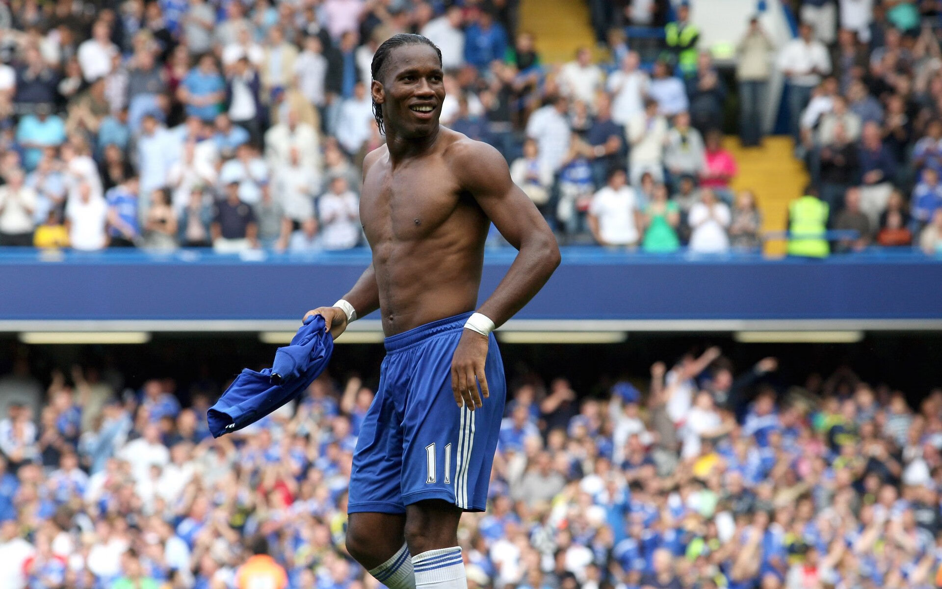  世界杯四强战爆出冷门！曼联横扫马德里竞技，争冠形势突变